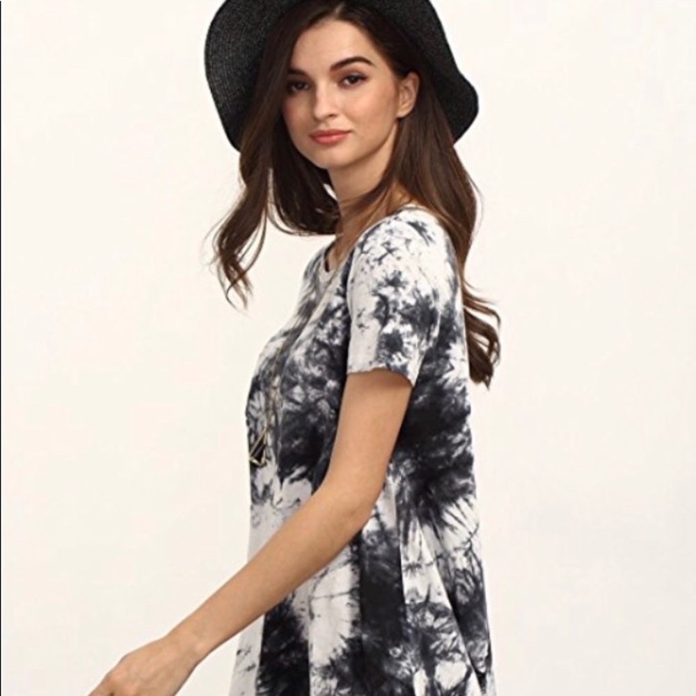 🖤SOLD!🆕 Amelia Black Tie Dye Swing Dress🖤NWT🖤 - Picture 2 of 8
